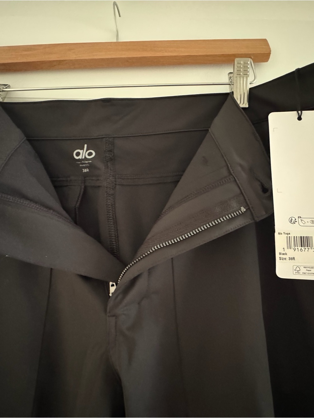 New with Tags ALO Yoga Black Performance High-Rise Leggings
